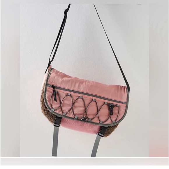NWT Free People Playoff Sherpa Messenger - Picture 5 of 11